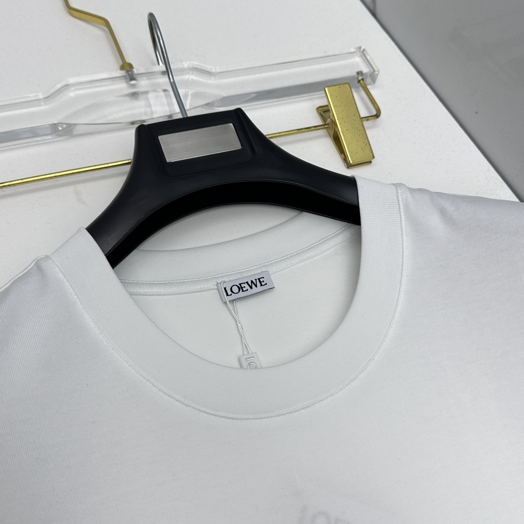 🆕LOEWE罗意威 新款首发专柜最新款短袖圆领T恤 高端订制 设计前卫时尚！品牌logo重工艺设计 高端