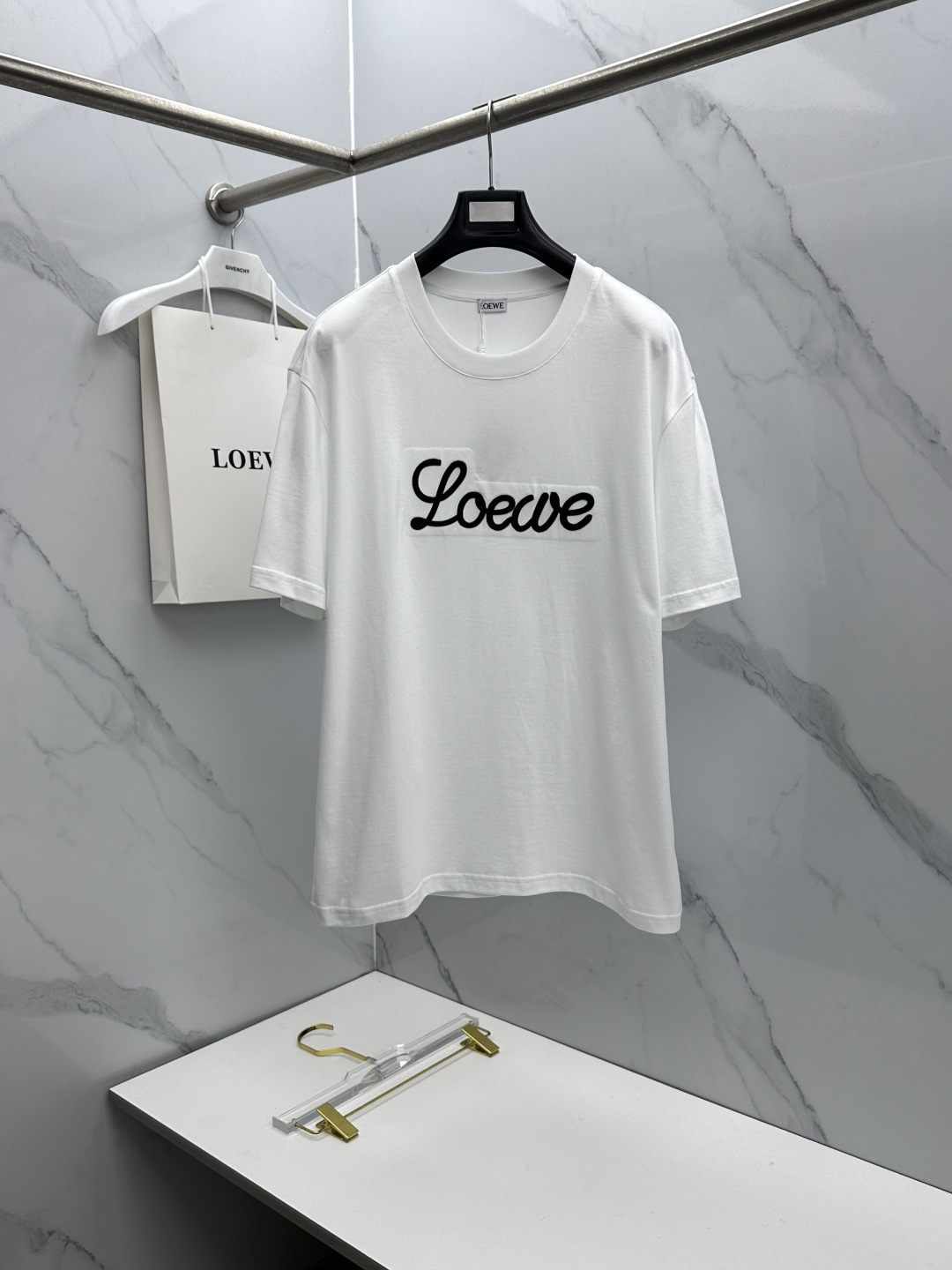 🆕LOEWE罗意威 新款首发专柜最新款短袖圆领T恤 高端订制 设计前卫时尚！品牌logo重工艺设计 高端