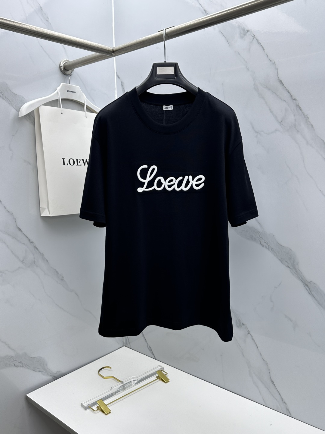 🆕LOEWE罗意威 新款首发专柜最新款短袖圆领T恤 高端订制 设计前卫时尚！品牌logo重工艺设计 高端