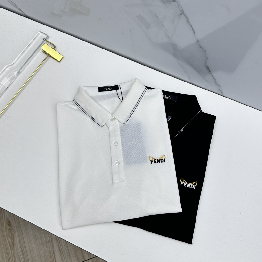 NO:844372,Fendi Fendi's new spring and summer lapel short-sleeved polo shirt. Simple, fashionable and versatile. Iconic logo. Eye-catching and slim. Customized imported double-strand pique fabric. Comfortable to wear. Breathable. Very wide version. High-grade and textured. Fashionable and casual. Good-looking and easy to match. Sizes M-3XL,,fendi,fendi,T-shirt,19860909Fendi芬迪 春夏新款翻领Polo衫短袖 简洁时尚百搭 标志性logo 吸睛显瘦 定制进口双股珠地面料 穿着舒适 透气 版型挺阔 档次高有质感 时尚休闲 好看好搭se 尺码M-3XL,,fendi,fendi,T-shirt,,Men's clothing