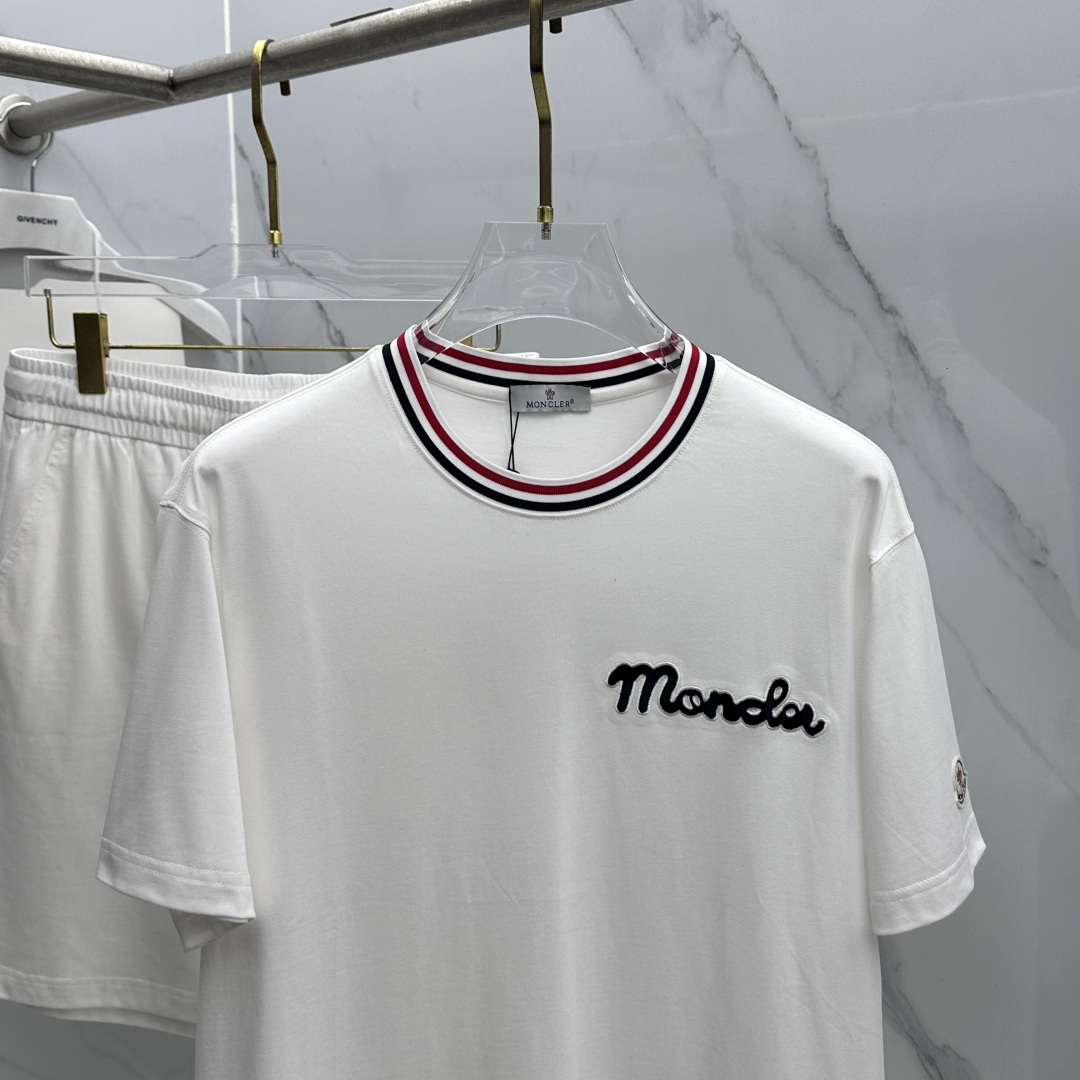 🆕Moncler蒙口 春夏新款套装，男女款 贸易公司渠道稀出，基本每一季都会有它的背影所在，期待着所有潮
