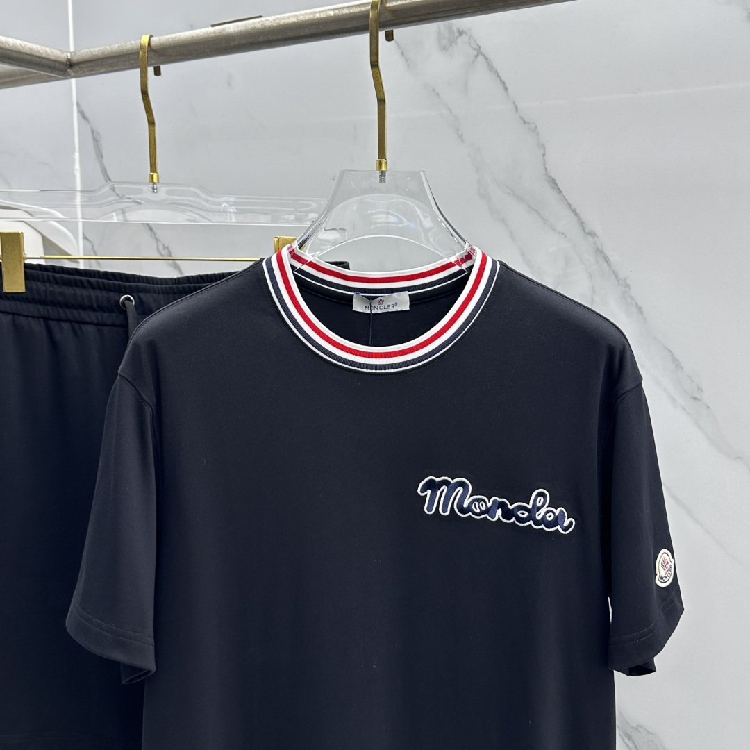 🆕Moncler蒙口 春夏新款套装，男女款 贸易公司渠道稀出，基本每一季都会有它的背影所在，期待着所有潮