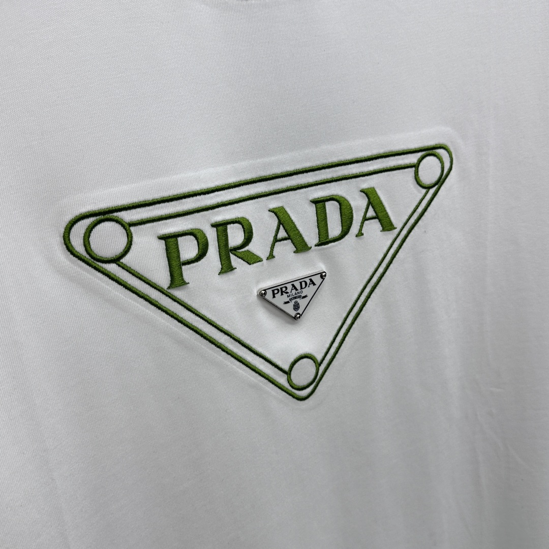 🆕Prada普拉达 春夏新款套装，男女款 贸易公司渠道稀出，基本每一季都会有它的背影所在，期待着所有潮男