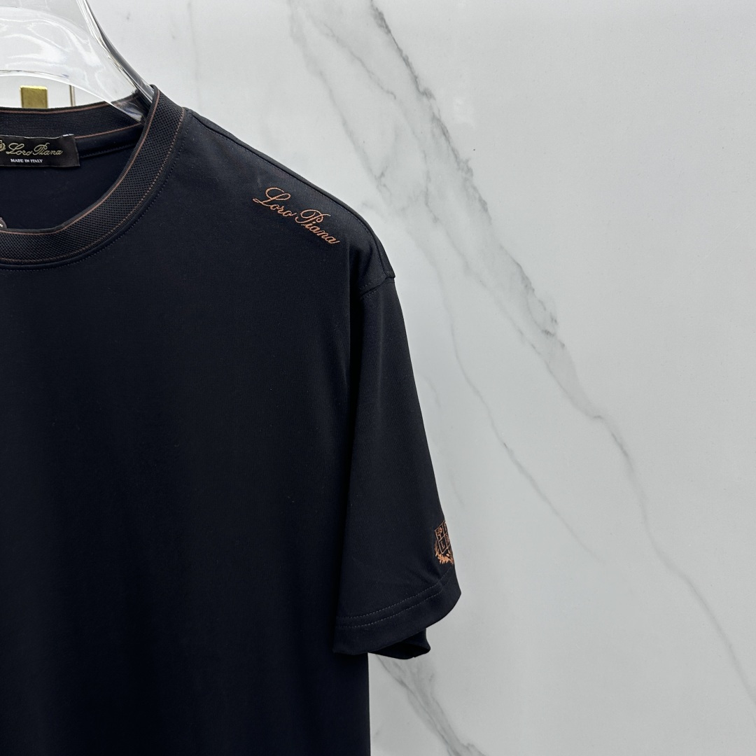 🆕Loro Piana 春夏新款套装，男女款 贸易公司渠道稀出，基本每一季都会有它的背影所在，期待着所有