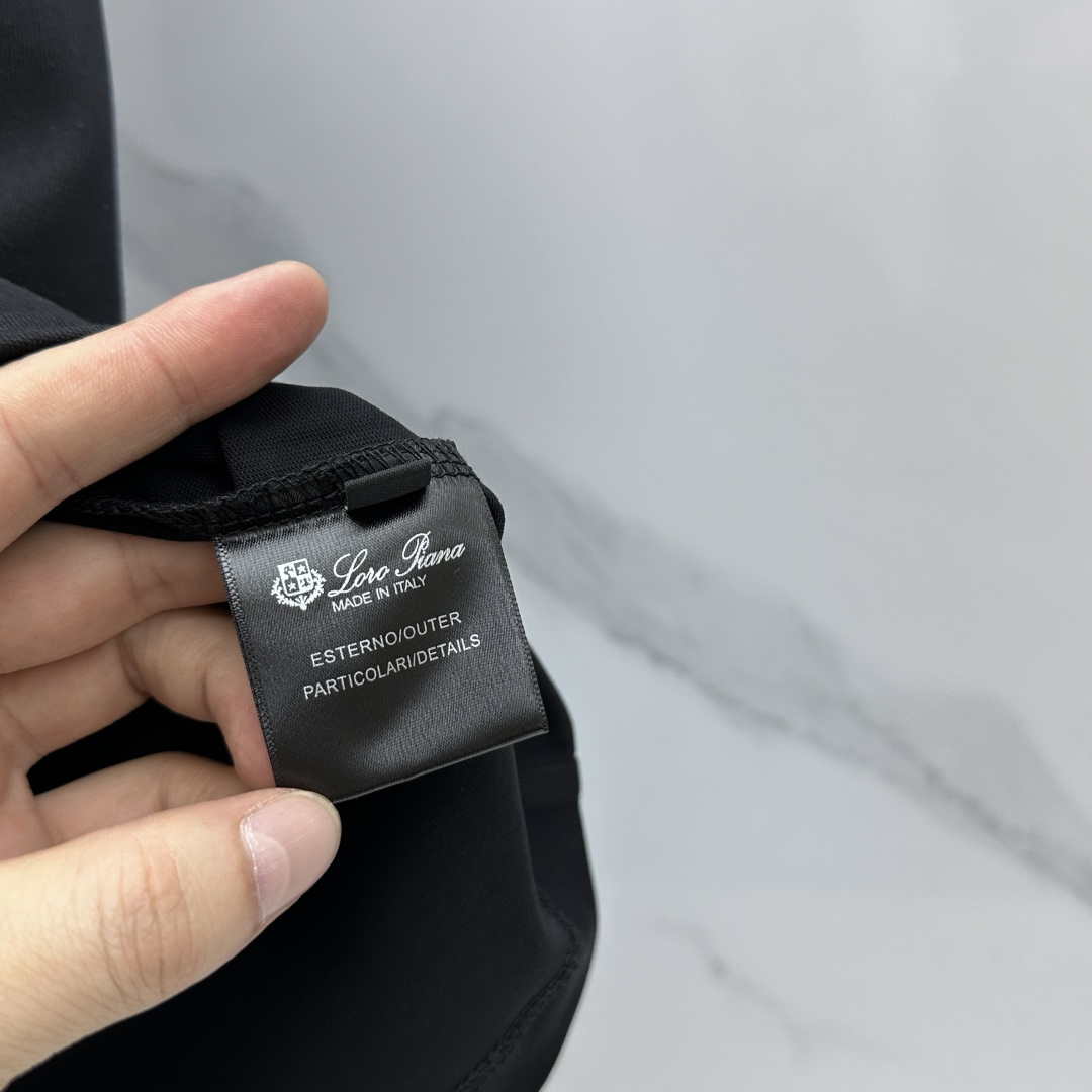 🆕Loro Piana 春夏新款套装，男女款 贸易公司渠道稀出，基本每一季都会有它的背影所在，期待着所有