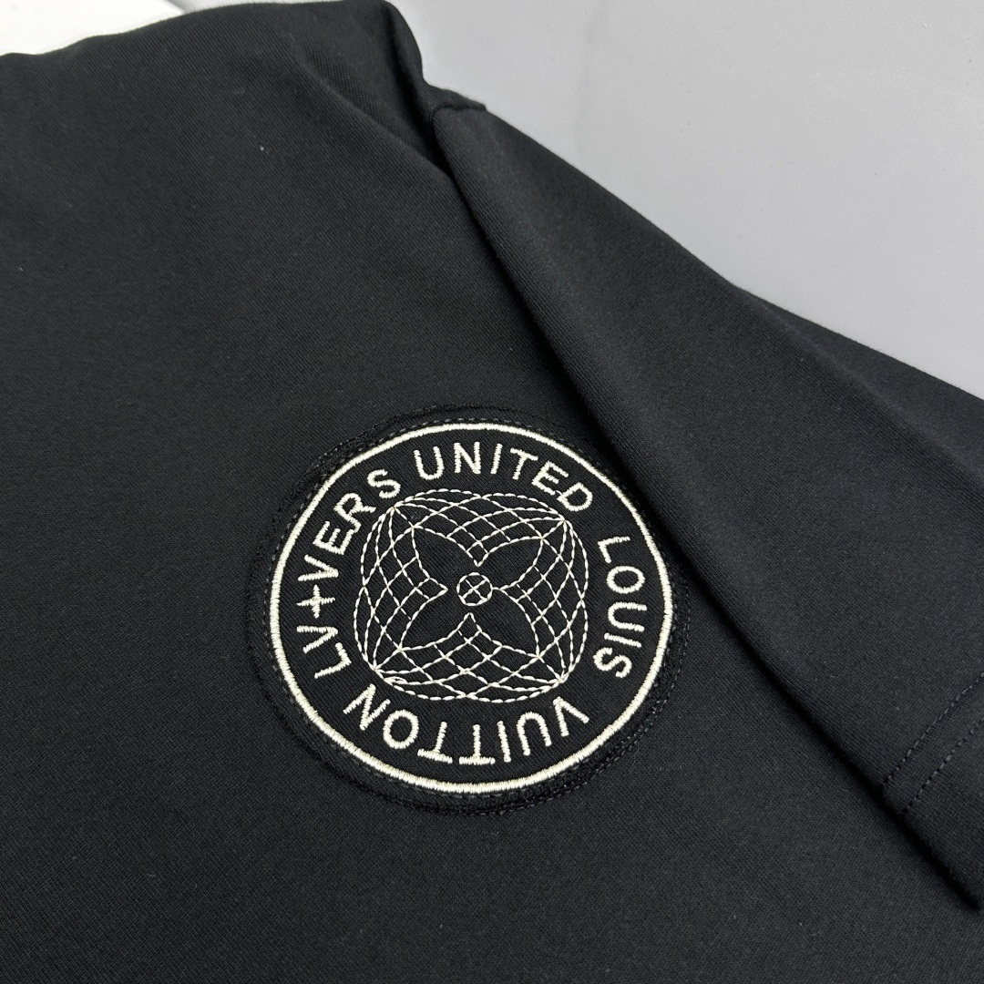 🆕LV路易威登 新款首发专柜最新款短袖圆领T恤 高端订制 设计前卫时尚！品牌logo重工艺设计 高端长绒