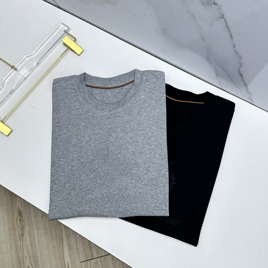NO:827835,LP's new spring and summer new debut counter, the latest short-sleeved round neck T-shirt, high-end customization, avant-garde and fashionable design!  Brand logo process design, customized mercerized cotton fabric. Soft to the touch. Comfortable to wear. Counter-level exquisite stitching. Fine workmanship. The upper body effect is incomparably handsome!  A must-have item for a stylish man!  Xh original product, size M-3XL,,loro piana,T-shirt,tees,t-shirt,19860909LP 春夏新款首发专柜最新款短袖圆领T恤 高端订制 设计前卫时尚！品牌logo工艺设计 定制丝光棉面料.手感柔软.穿着舒适.专柜级别精致车线.做工精细.上身效果无敌帅气！型男必备单品！ Xh原单出品 码数M-3XL,,loro piana,T-shirt,tees，t-shirt,,Men's clothing
