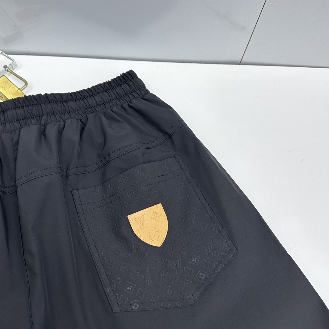 🆕LV路易威登 26ss春夏专供新款休闲裤短裤  高端版本！定制速干面料 网纱内衬 透气舒适度高，不粘腻