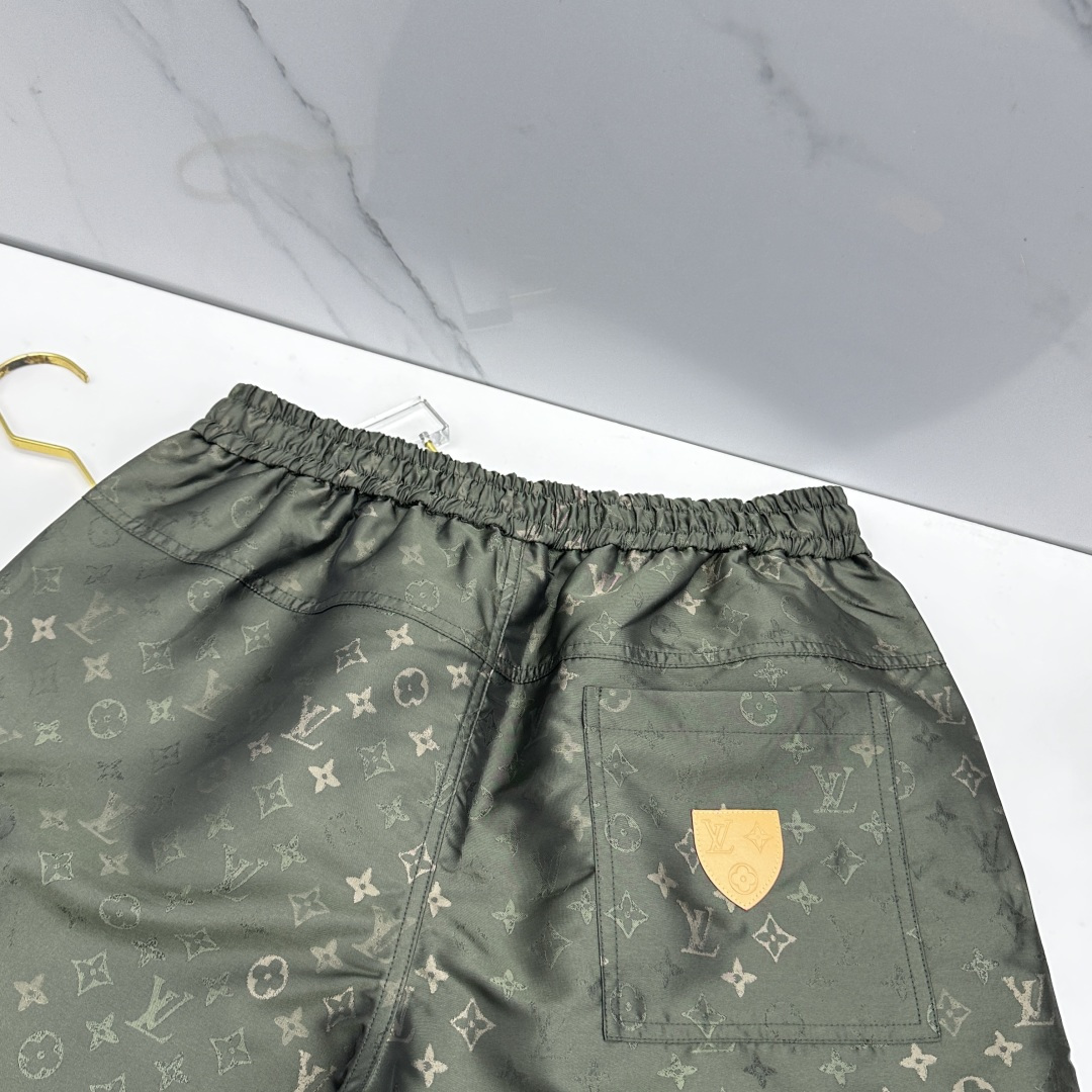 🆕LV路易威登 26ss春夏专供新款休闲裤短裤  满印提花 高端版本！定制提花面料 透气舒适度高，不粘腻