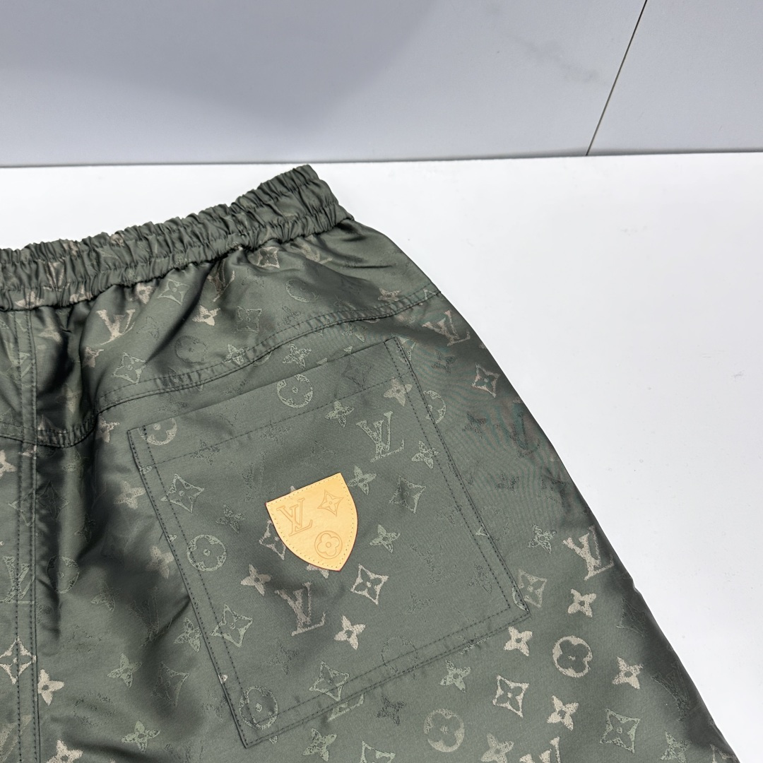 🆕LV路易威登 26ss春夏专供新款休闲裤短裤  满印提花 高端版本！定制提花面料 透气舒适度高，不粘腻