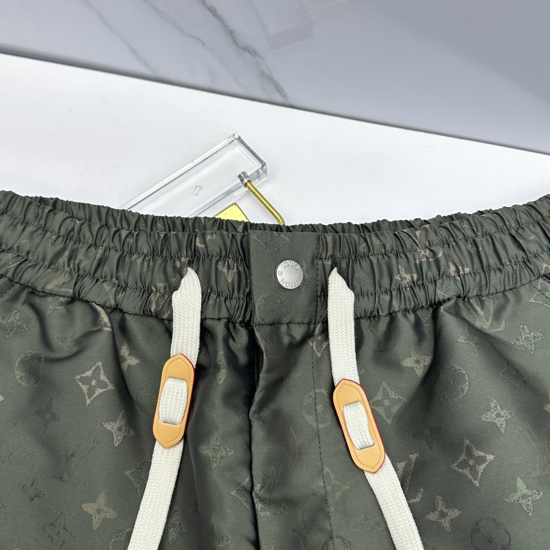 🆕LV路易威登 26ss春夏专供新款休闲裤短裤  满印提花 高端版本！定制提花面料 透气舒适度高，不粘腻