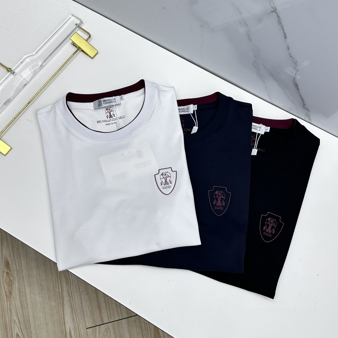 NO:833134,BC spring and summer new debut counter latest short-sleeved round neck T-shirt, high-end custom design, avant-garde and fashionable!  Brand logo craft design, customized mercerized fabric. Soft to the touch. Comfortable to wear. Counter-level exquisite stitching. Fine workmanship. The upper body effect is incomparably handsome!  A must-have item for a stylish man!  023 code size M-3XL,,T-shirt,tees,t-shirt,19860909BC 春夏新款首发专柜最新款短袖圆领T恤 高端订制 设计前卫时尚！品牌logo工艺设计 定制丝光面料.手感柔软.穿着舒适.专柜级别精致车线.做工精细.上身效果无敌帅气！型男必备单品！023 码数M-3XL,,T-shirt,tees，t-shirt,,Men's clothing