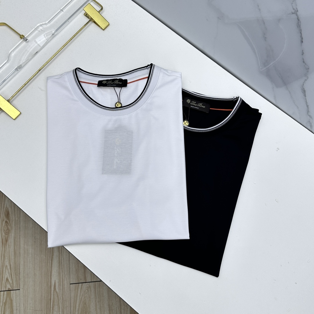 NO:831527,LP's new spring and summer new debut counter, the latest short-sleeved round neck T-shirt, high-end customization, avant-garde and fashionable design!  Brand logo craft design, customized mercerized fabric. Soft to the touch. Comfortable to wear. Counter-level exquisite stitching. Fine workmanship. The upper body effect is incomparably handsome!  A must-have item for a stylish man!  023 code size M-3XL,,loro piana,T-shirt,tees,t-shirt,19860909LP 春夏新款首发专柜最新款短袖圆领T恤 高端订制 设计前卫时尚！品牌logo工艺设计 定制丝光面料.手感柔软.穿着舒适.专柜级别精致车线.做工精细.上身效果无敌帅气！型男必备单品！023 码数M-3XL,,loro piana,T-shirt,tees，t-shirt,,Men's clothing