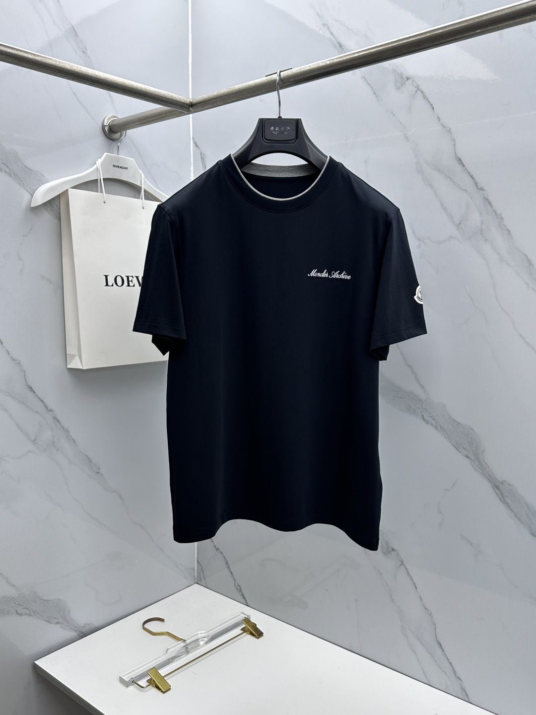 🆕Loro Piana 春夏新款首发专柜最新款短袖圆领T恤 高端订制 设计前卫时尚！品牌logo工艺设计