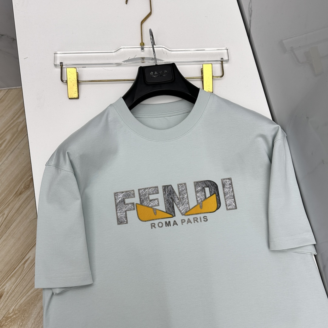 🆕Fendi芬迪 春夏新款首发专柜最新款短袖圆领T恤 高端订制 设计前卫时尚！品牌logo工艺设计 定制