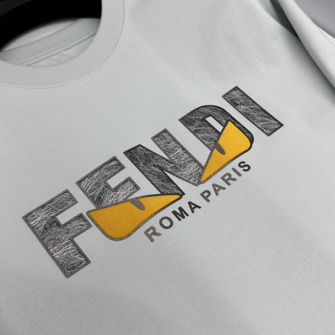 🆕Fendi芬迪 春夏新款首发专柜最新款短袖圆领T恤 高端订制 设计前卫时尚！品牌logo工艺设计 定制
