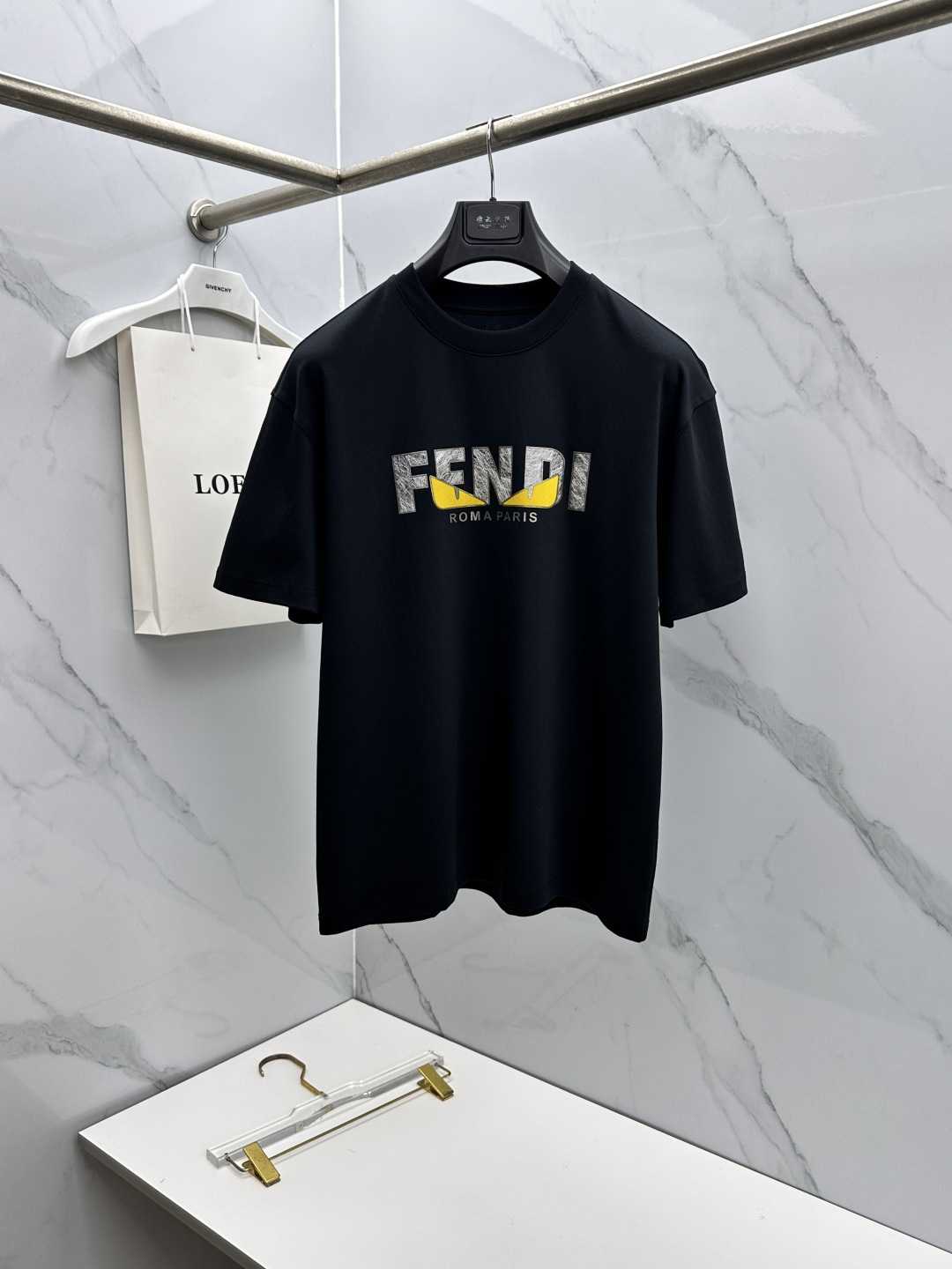 🆕Fendi芬迪 春夏新款首发专柜最新款短袖圆领T恤 高端订制 设计前卫时尚！品牌logo工艺设计 定制