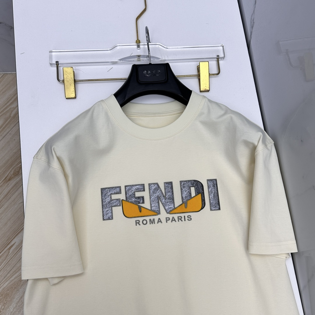 🆕Fendi芬迪 春夏新款首发专柜最新款短袖圆领T恤 高端订制 设计前卫时尚！品牌logo工艺设计 定制