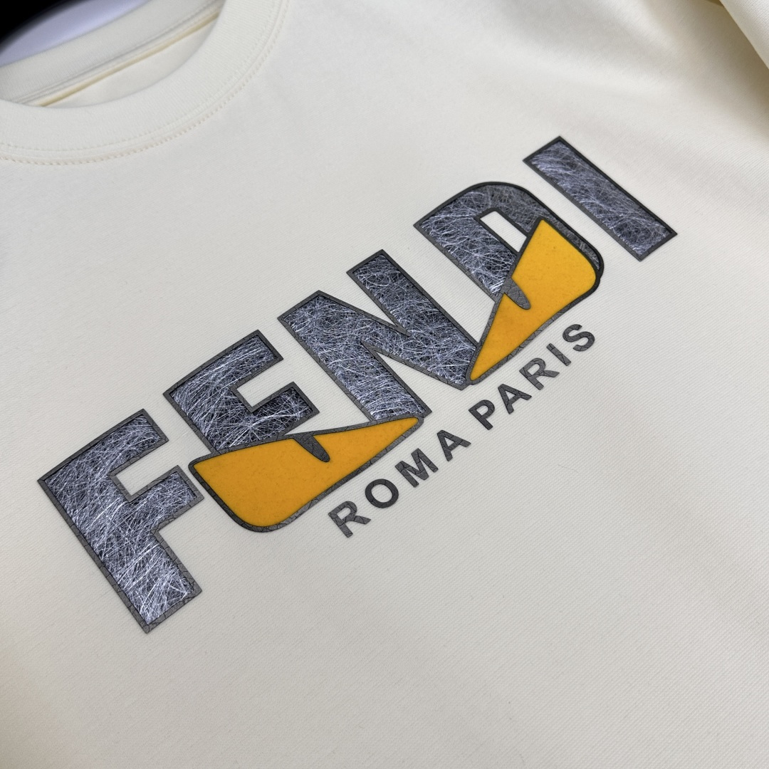 🆕Fendi芬迪 春夏新款首发专柜最新款短袖圆领T恤 高端订制 设计前卫时尚！品牌logo工艺设计 定制