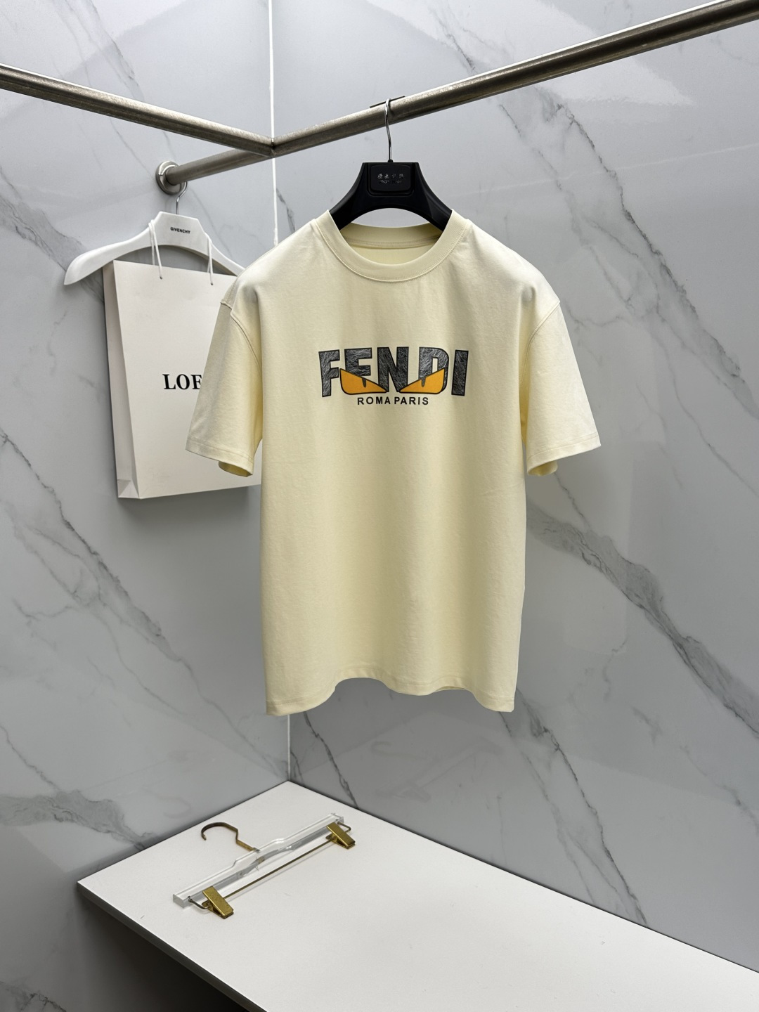 🆕Fendi芬迪 春夏新款首发专柜最新款短袖圆领T恤 高端订制 设计前卫时尚！品牌logo工艺设计 定制