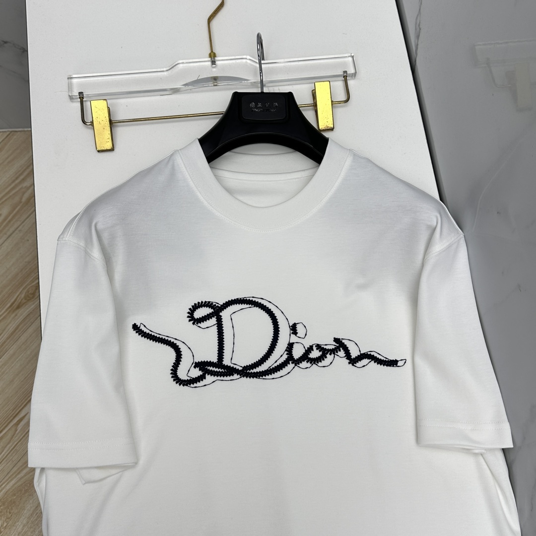 🆕Dior迪奥 春夏新款首发专柜最新款短袖圆领T恤 高端订制 设计前卫时尚！品牌logo工艺设计 定制丝