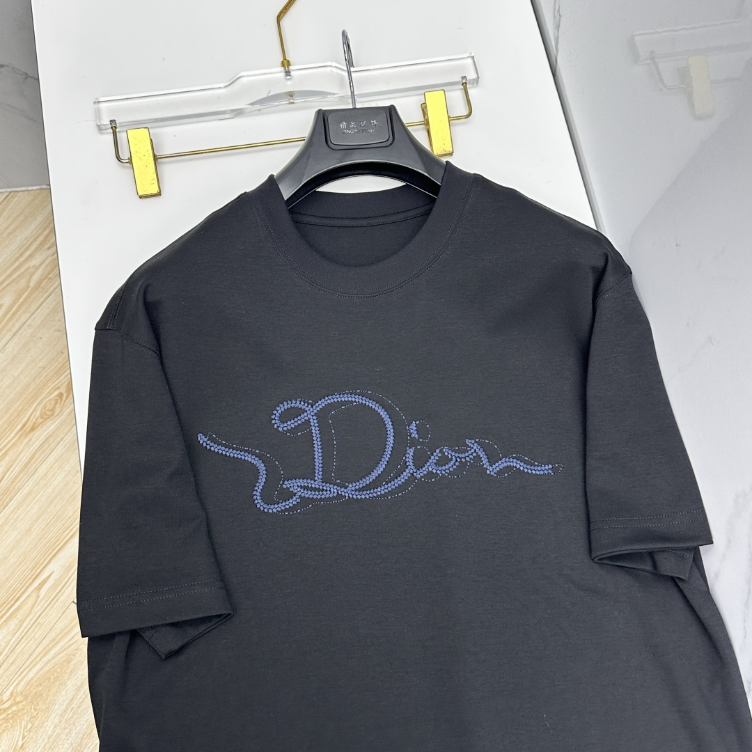 🆕Dior迪奥 春夏新款首发专柜最新款短袖圆领T恤 高端订制 设计前卫时尚！品牌logo工艺设计 定制丝