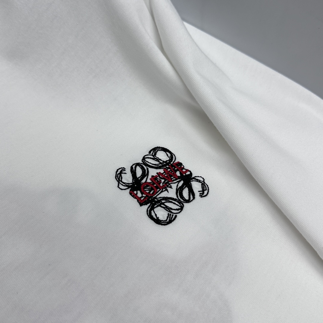 🆕LOEWE罗意威 新款首发专柜最新款短袖圆领T恤 高端订制 设计前卫时尚！品牌logo重工艺设计 高端