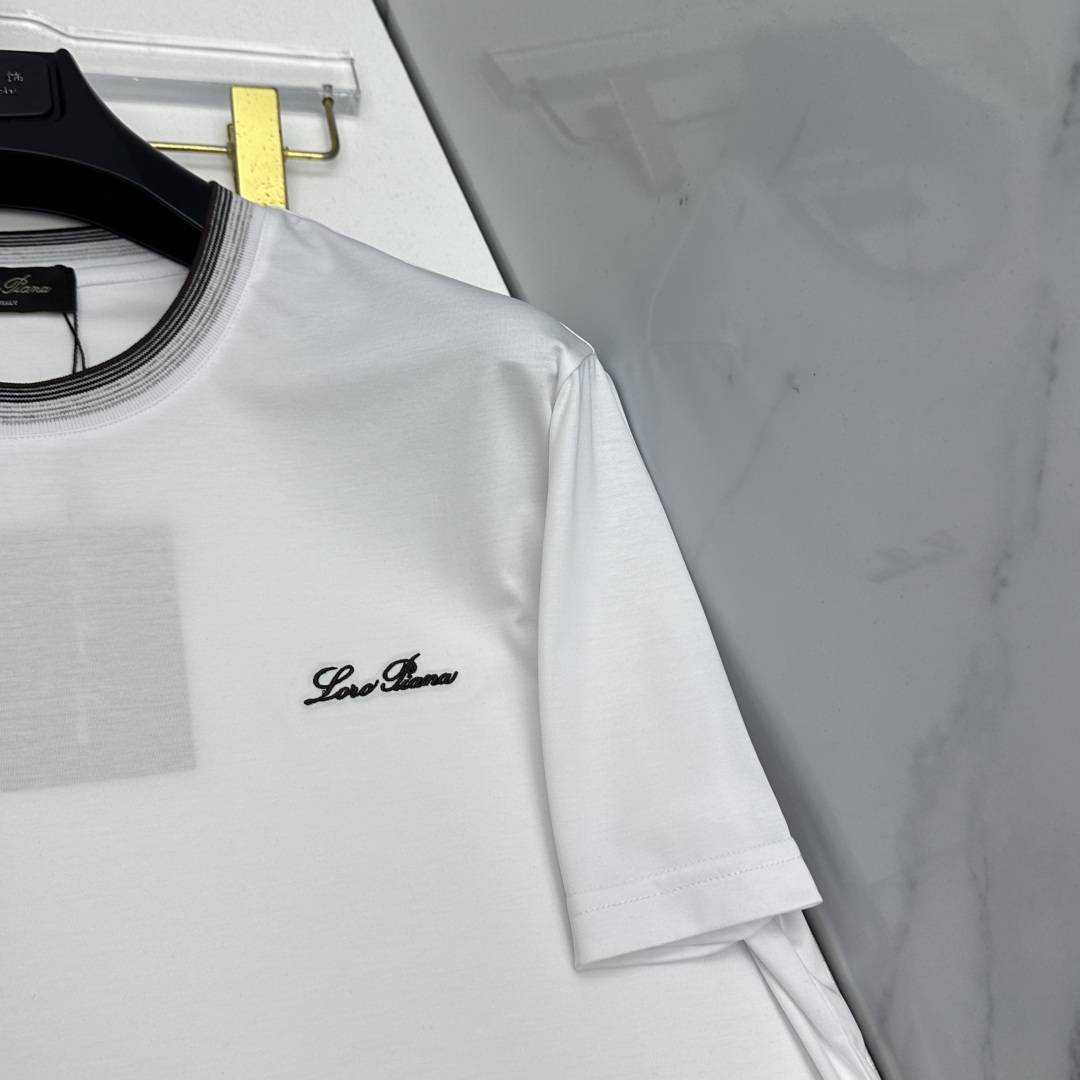 🆕Loro Piana 春夏新款首发专柜最新款短袖圆领T恤 高端订制 设计前卫时尚！品牌logo工艺设计