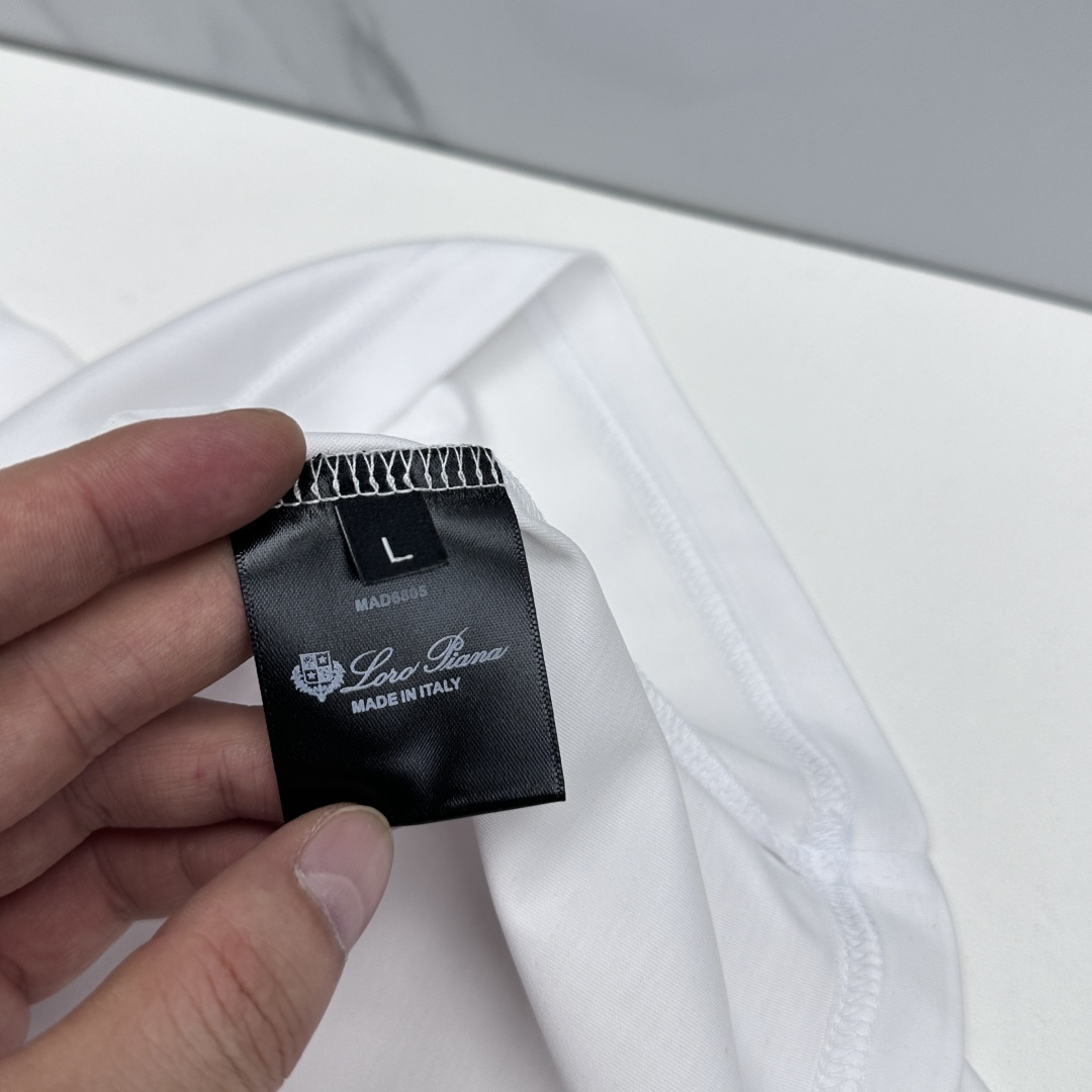 🆕Loro Piana 春夏新款首发专柜最新款短袖圆领T恤 高端订制 设计前卫时尚！品牌logo工艺设计