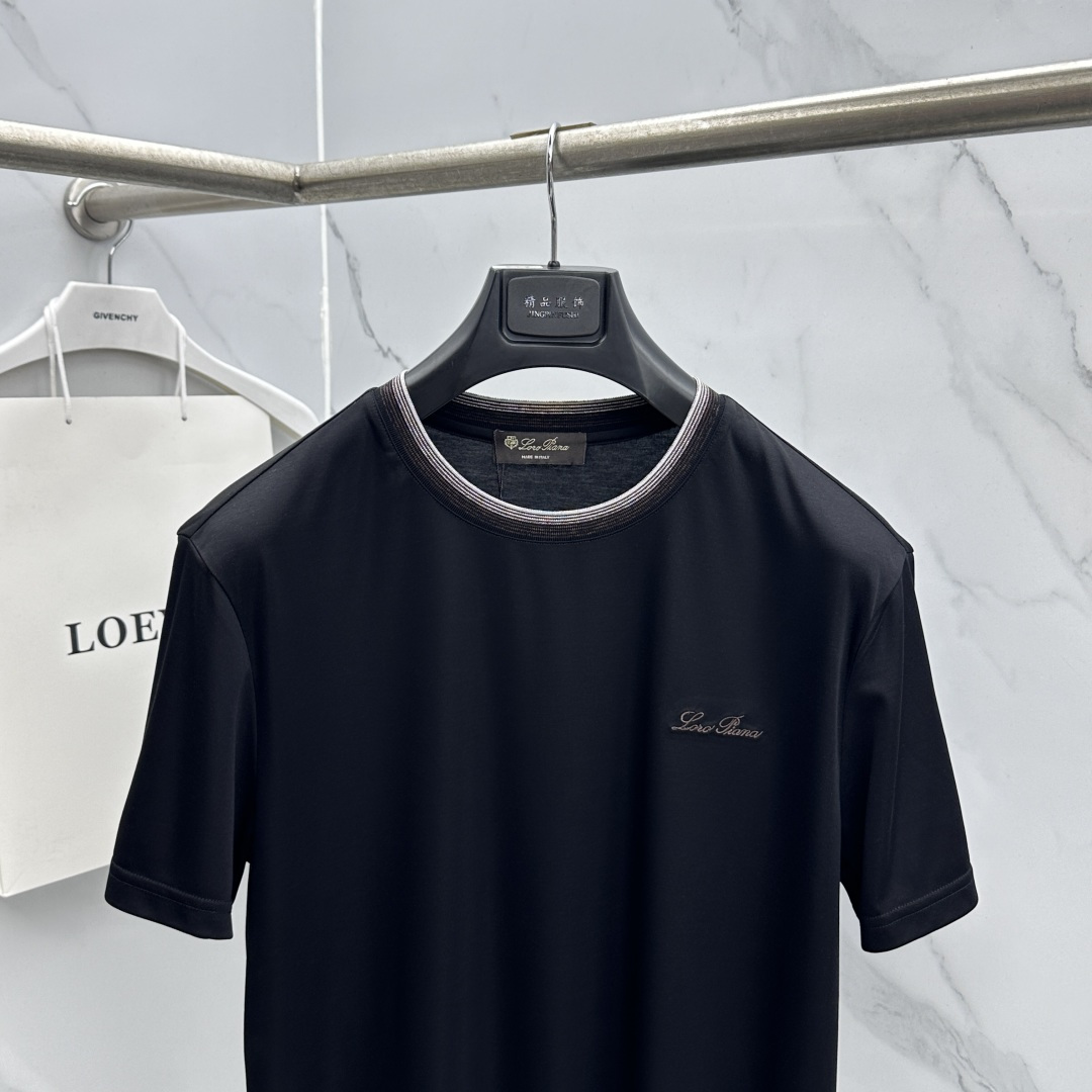 🆕Loro Piana 春夏新款首发专柜最新款短袖圆领T恤 高端订制 设计前卫时尚！品牌logo工艺设计