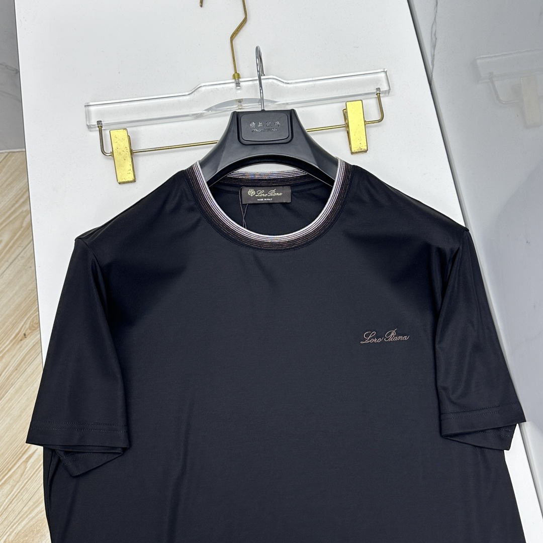 🆕Loro Piana 春夏新款首发专柜最新款短袖圆领T恤 高端订制 设计前卫时尚！品牌logo工艺设计