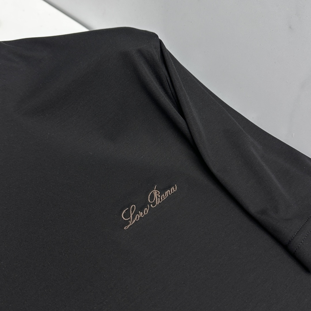 🆕Loro Piana 春夏新款首发专柜最新款短袖圆领T恤 高端订制 设计前卫时尚！品牌logo工艺设计
