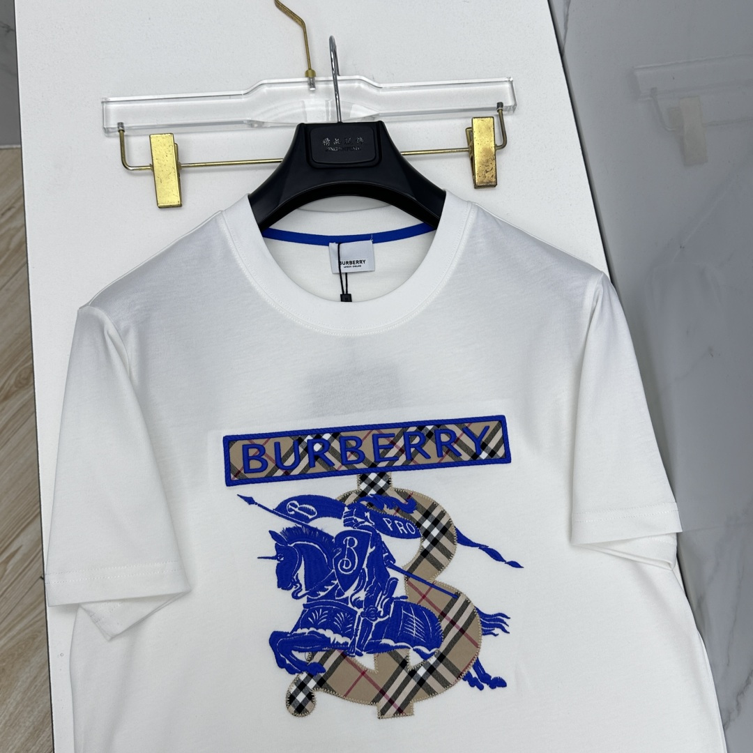 🆕Burberry巴宝莉 2026春夏新款短袖 官网同款T恤，双纱纯棉面料 多元化搭配 迎合眼下时尚前沿