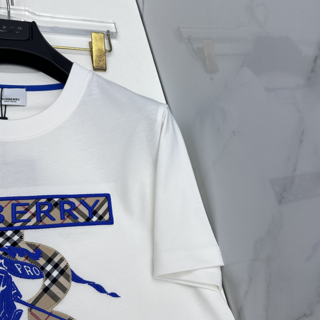 🆕Burberry巴宝莉 2026春夏新款短袖 官网同款T恤，双纱纯棉面料 多元化搭配 迎合眼下时尚前沿