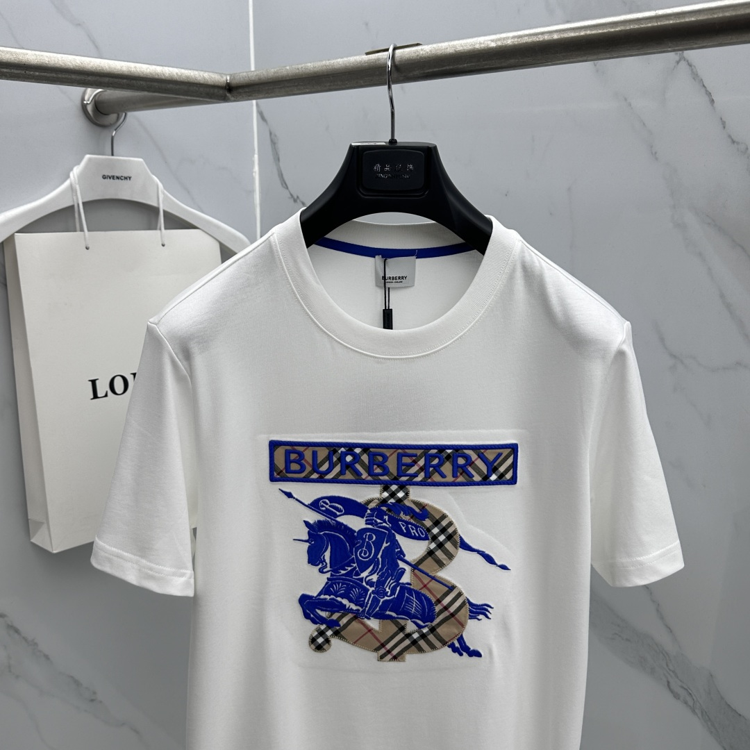 🆕Burberry巴宝莉 2026春夏新款短袖 官网同款T恤，双纱纯棉面料 多元化搭配 迎合眼下时尚前沿