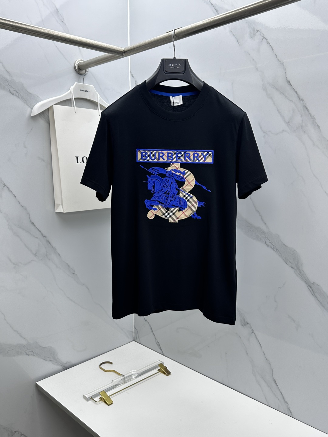 🆕Burberry巴宝莉 2026春夏新款短袖 官网同款T恤，双纱纯棉面料 多元化搭配 迎合眼下时尚前沿