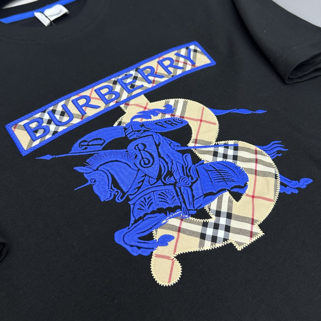 🆕Burberry巴宝莉 2026春夏新款短袖 官网同款T恤，双纱纯棉面料 多元化搭配 迎合眼下时尚前沿