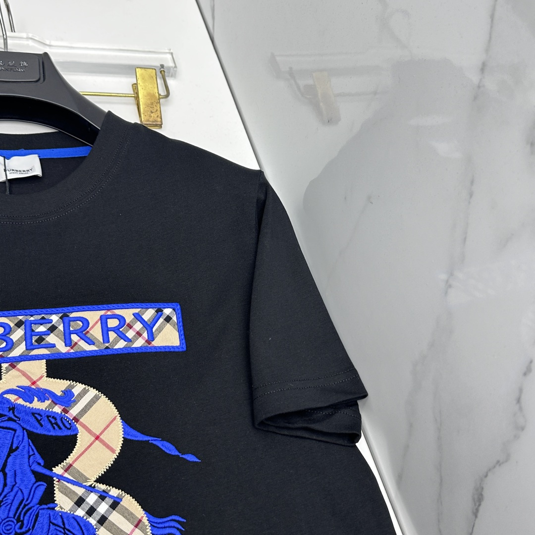 🆕Burberry巴宝莉 2026春夏新款短袖 官网同款T恤，双纱纯棉面料 多元化搭配 迎合眼下时尚前沿