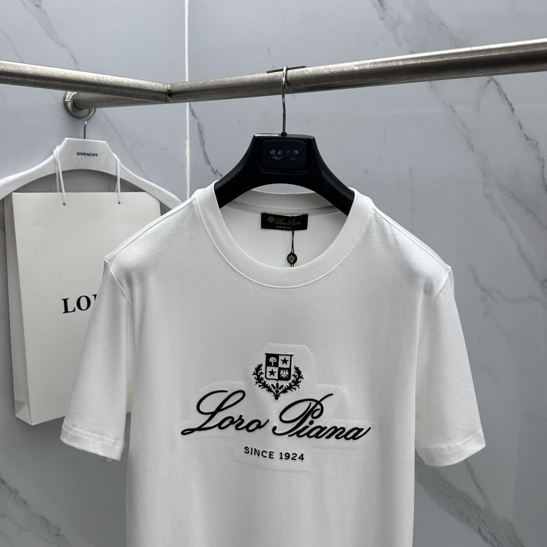 🆕Loro Piana 春夏新款短袖 官网同款T恤，双纱纯棉面料 多元化搭配 迎合眼下时尚前沿的创新趋势
