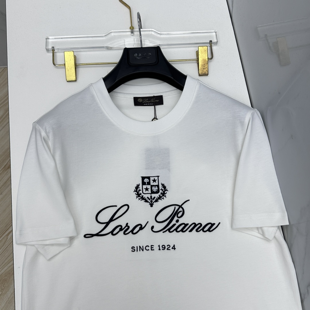 🆕Loro Piana 春夏新款短袖 官网同款T恤，双纱纯棉面料 多元化搭配 迎合眼下时尚前沿的创新趋势