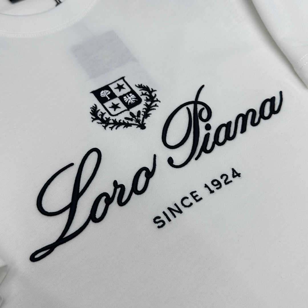 🆕Loro Piana 春夏新款短袖 官网同款T恤，双纱纯棉面料 多元化搭配 迎合眼下时尚前沿的创新趋势