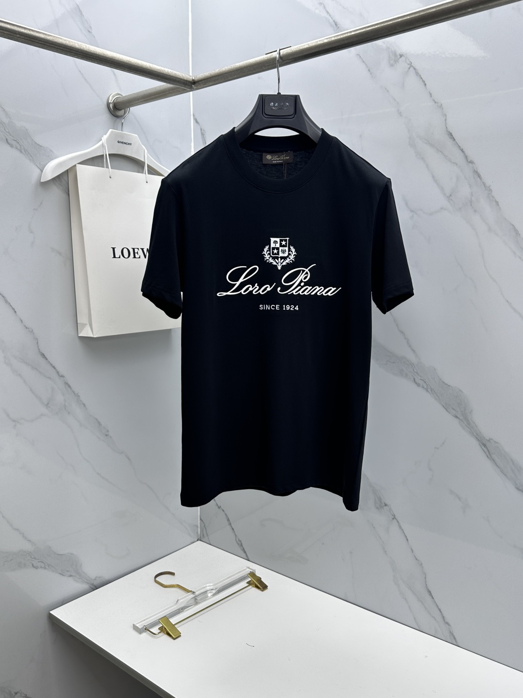 🆕Loro Piana  春夏新款短袖 官网同款T恤，双纱纯棉面料 多元化搭配 迎合眼下时尚前沿的创新趋