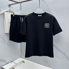 🆕LOEWE罗意威 春夏新款套装,男女款 贸易公司渠道稀出,基本每一季都会有它的背影所在,期待着所有潮男 🆕LOEWE罗意威 春夏新款套装,男女款 贸易公司渠道稀出,基本每一季都会有它的背影所在,期待着所有潮男