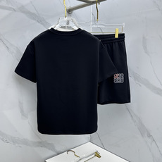 🆕LOEWE罗意威 春夏新款套装,男女款 贸易公司渠道稀出,基本每一季都会有它的背影所在,期待着所有潮男 🆕LOEWE罗意威 春夏新款套装,男女款 贸易公司渠道稀出,基本每一季都会有它的背影所在,期待着所有潮男