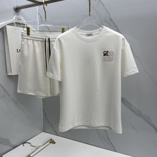 🆕LOEWE罗意威 春夏新款套装,男女款 贸易公司渠道稀出,基本每一季都会有它的背影所在,期待着所有潮男 🆕LOEWE罗意威 春夏新款套装,男女款 贸易公司渠道稀出,基本每一季都会有它的背影所在,期待着所有潮男