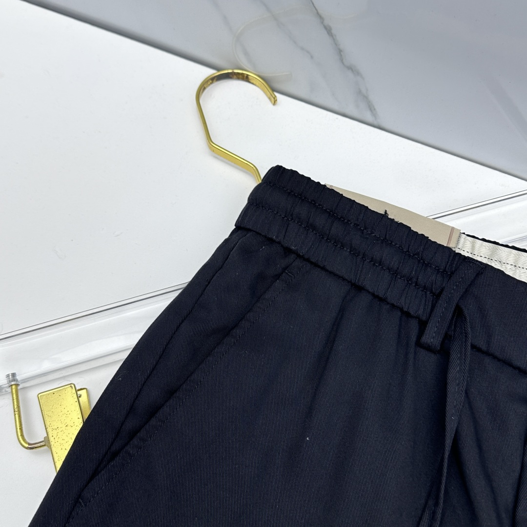 🆕Burberry巴宝莉 春夏新品休闲西裤，官网同步发售，裤身工艺设计，橡筋抽绳裤腰，客供辅料、面料定制