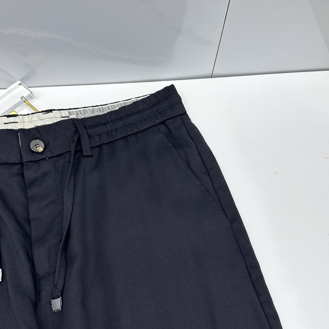 🆕Burberry巴宝莉 春夏新品休闲西裤，官网同步发售，裤身工艺设计，橡筋抽绳裤腰，客供辅料、面料定制