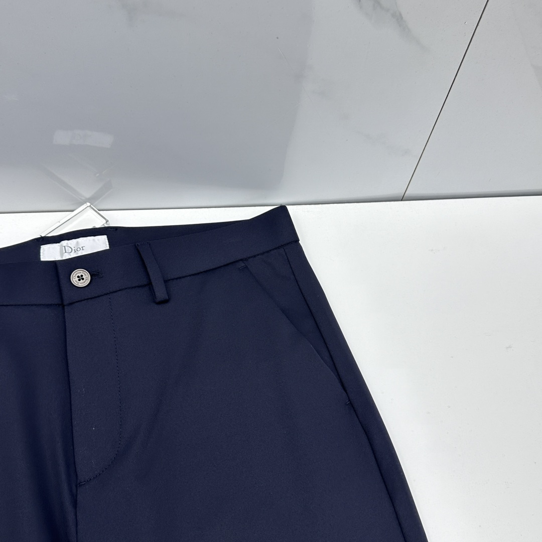 🆕Dior迪奥 春夏新品休闲西裤，官网同步发售，裤身工艺设计，橡筋抽绳裤腰，客供辅料、面料定制，柔软丝滑
