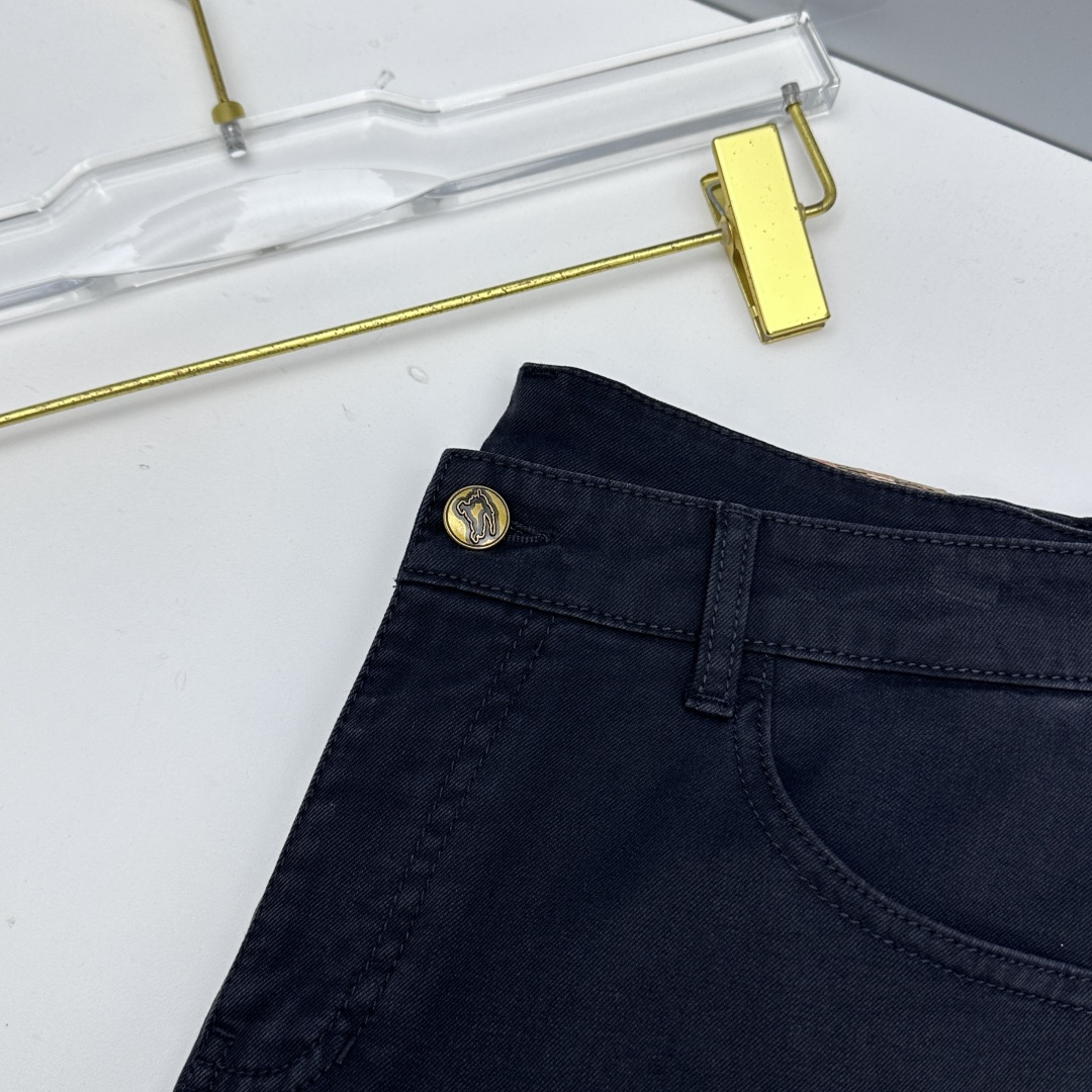 🆕Burberry巴宝莉 🔥高端定制、最新款牛仔裤 柜台同步发售 原版定制复刻 客供五金辅料 原单品质 