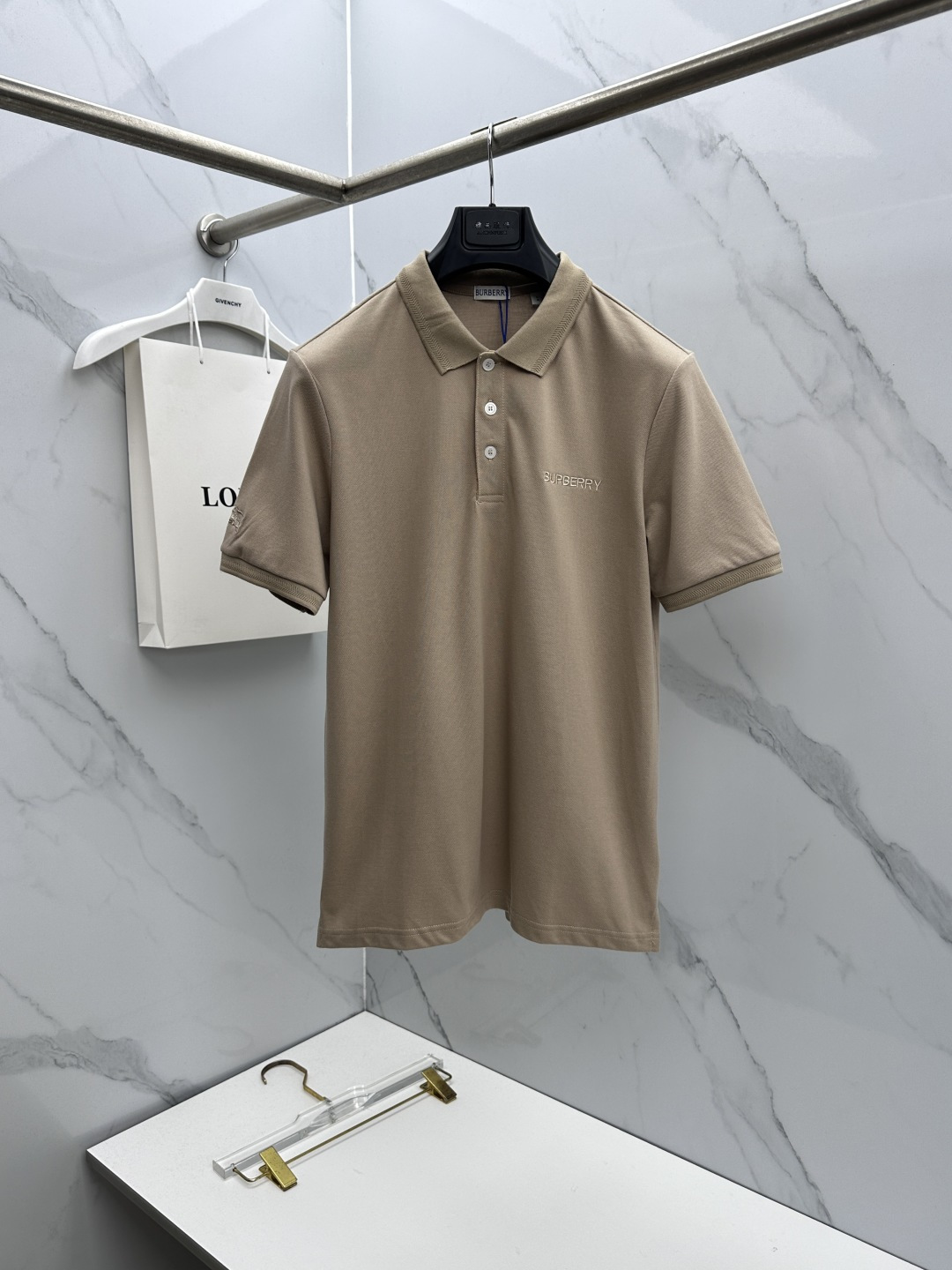 🆕Burberry巴宝莉 春夏新款翻领Polo衫短袖 简洁时尚百搭 标志性logo刺绣字母 吸睛显瘦 定